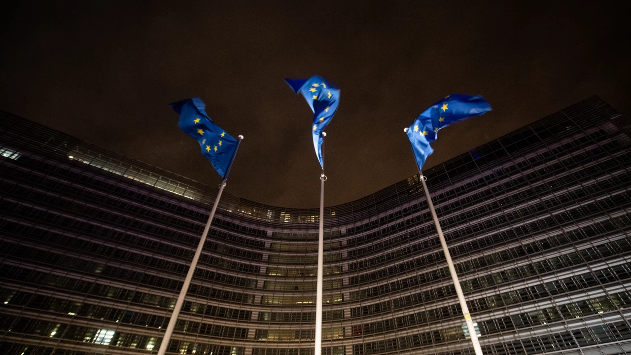 Брюксел наложи санкции на 22 ма служители от държавна компания за