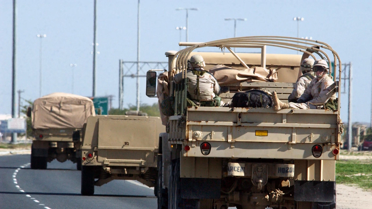 Автомобилна техника и личен състав от Сухопътните войски на САЩ