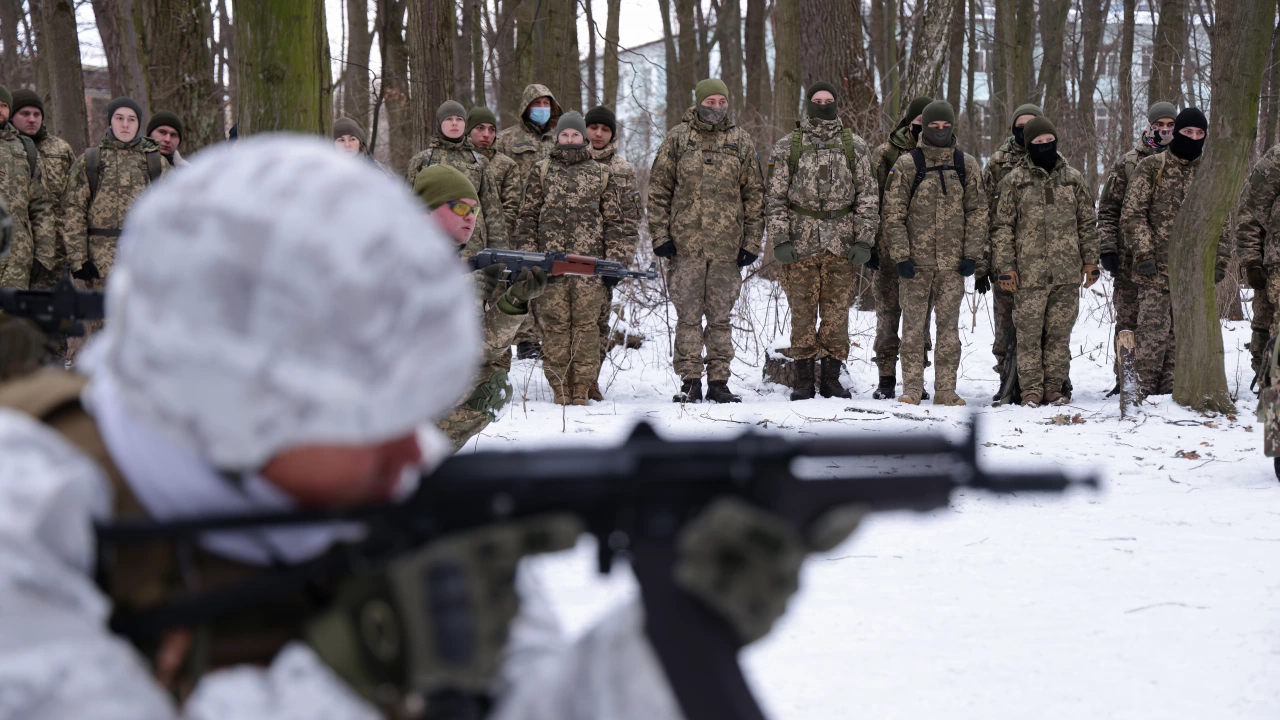 Унгария ще разположи войници близо до границата си с Украйна