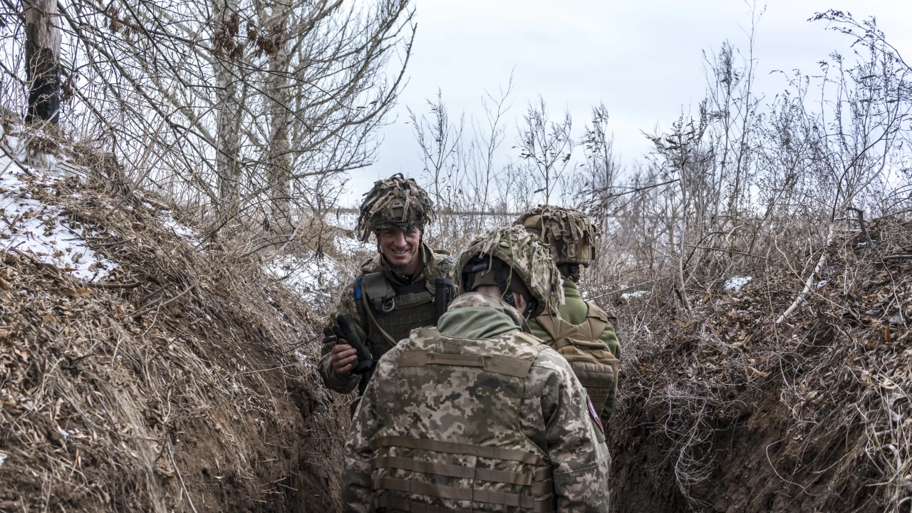 Украйна съобщи че един войник е загинал а шестима са