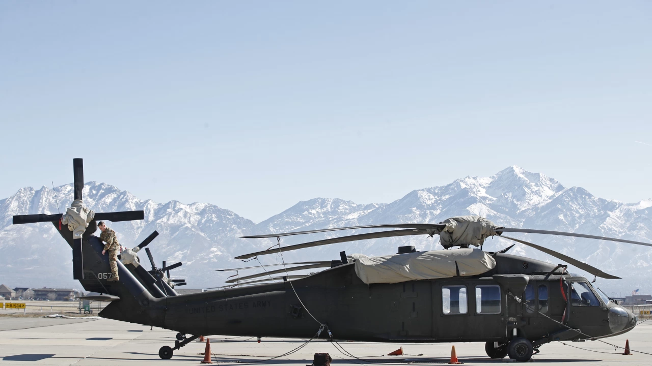 Два американски бойни хеликоптера се сблъскаха по време на учение