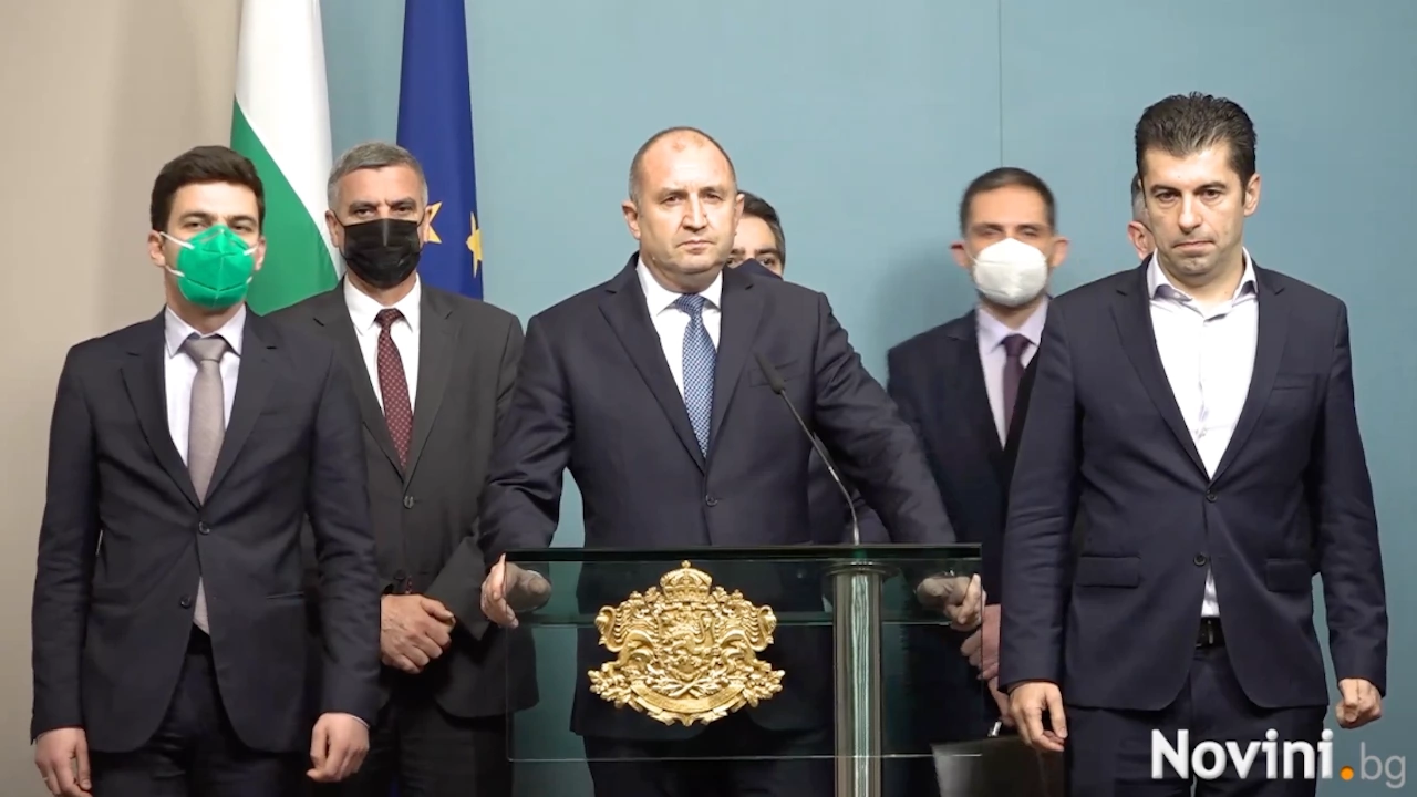 Няма пряка военна заплаха за сигурността на България каза президентът