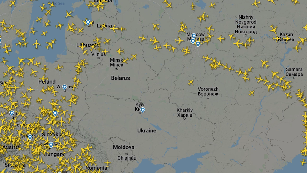 Беларус затваря част от въздушното си пространство за граждански полети