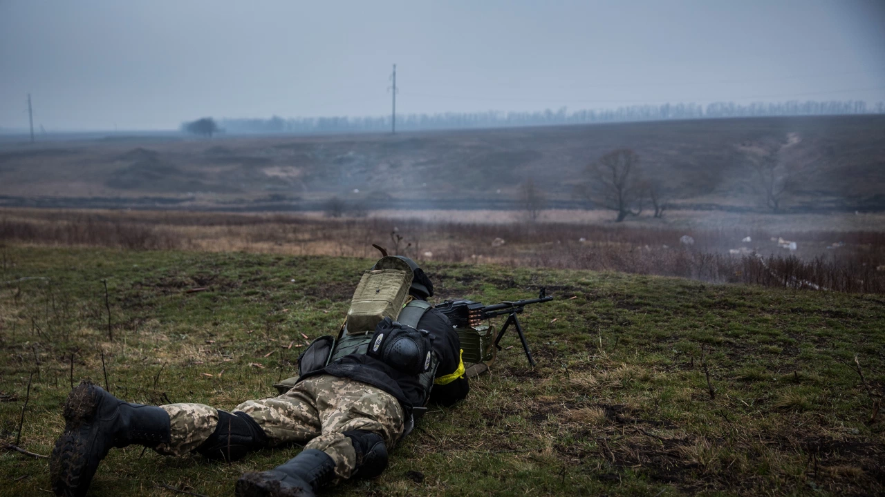 Има активни бойни действия в Донбас Всички мъже които предоставят