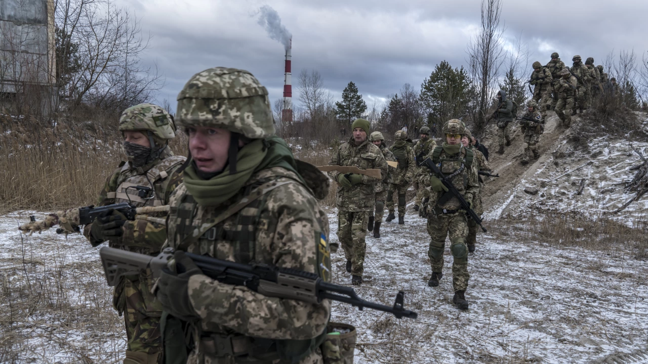 Има боеве тази сутрин близо до южните украински градове Херсон