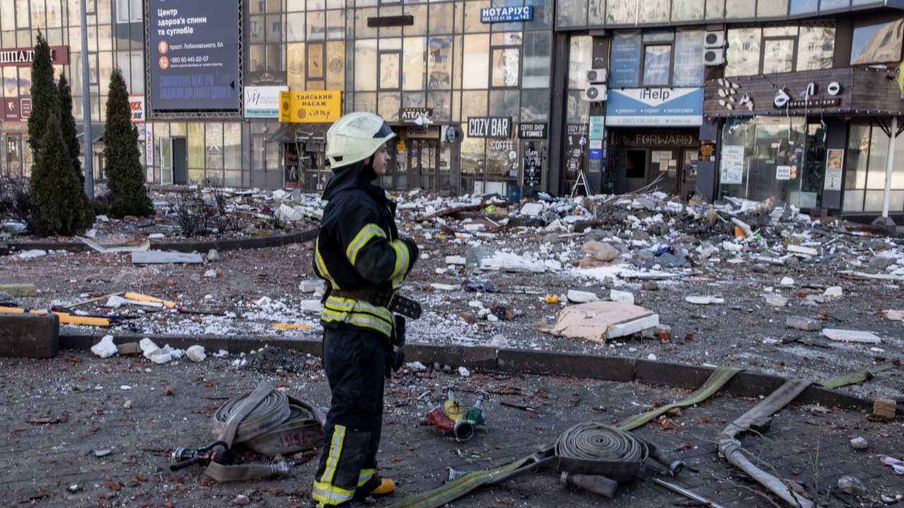 Взривове се чуват в Киев и Харков и тази сутрин