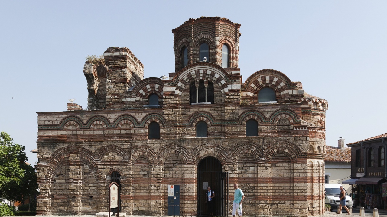  Църква в Несебър отвори порти за бягащите от войната в Украйна 
