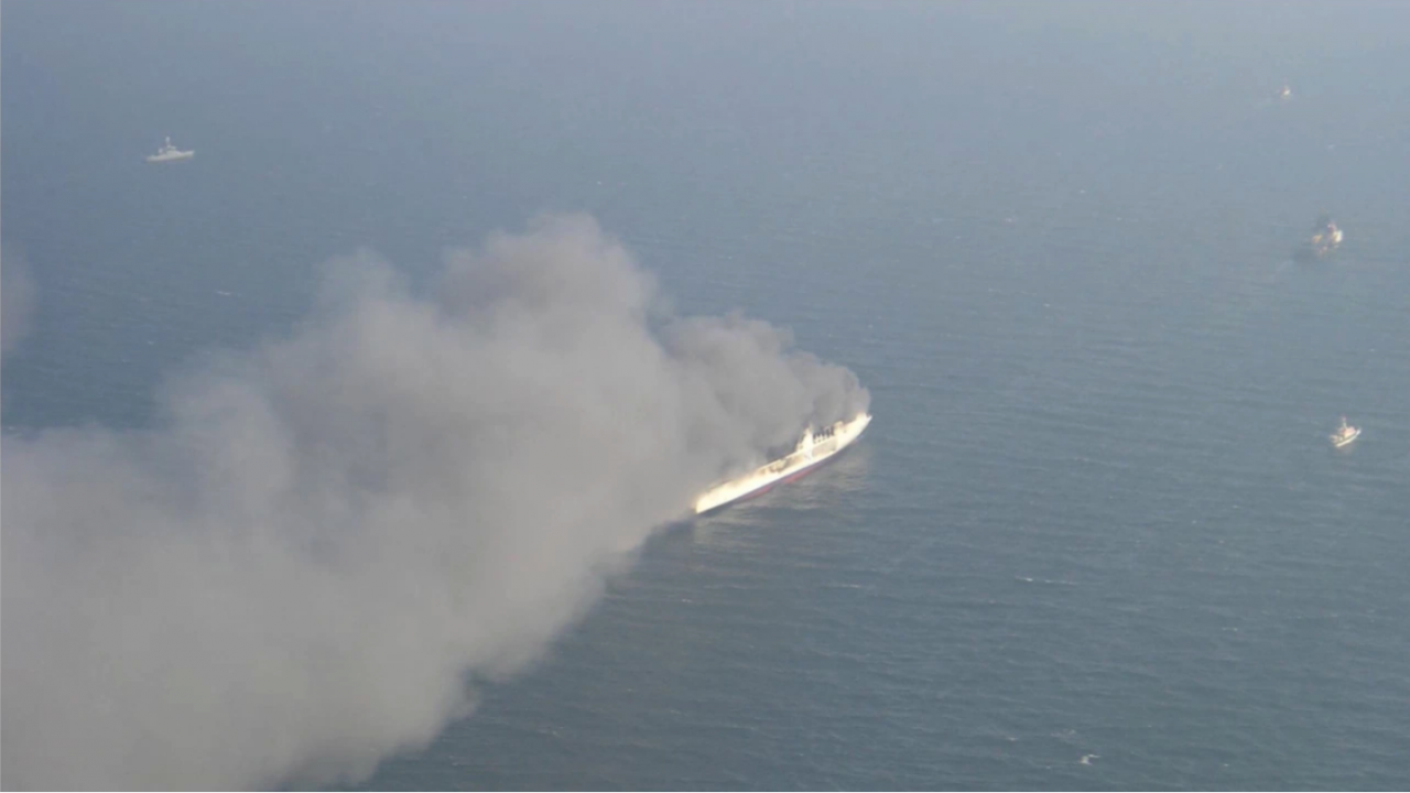 За нов пожар е възникнал на ферибота Юрофери Олимпия“, горял