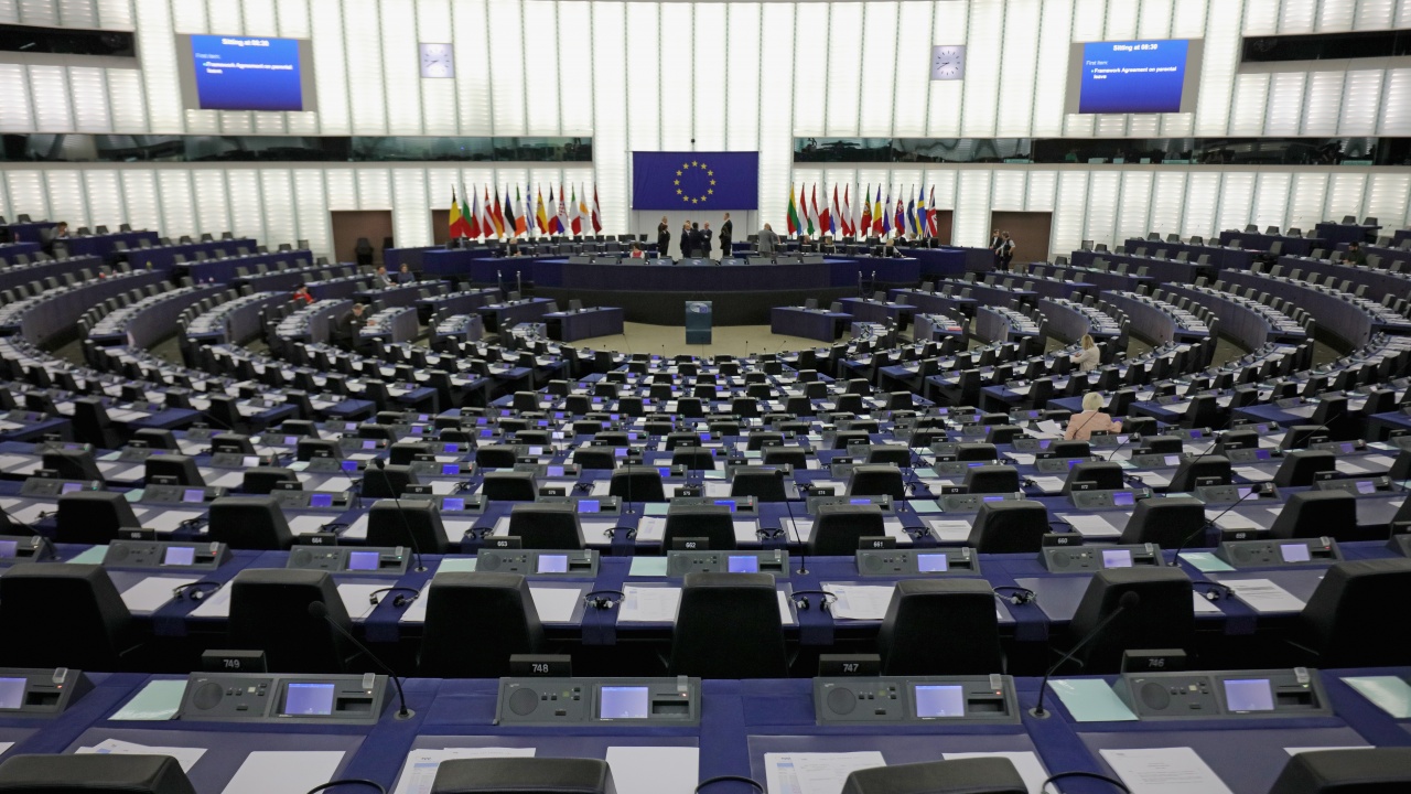 Европейският парламент свиква извънредна пленарна сесия в Брюксел, посветена на