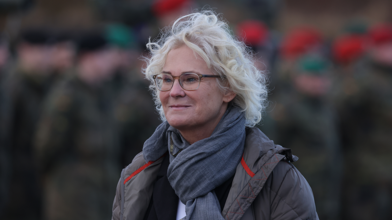 Министърът на отбраната на Германия Кристине Ламбрехт заяви днес, че