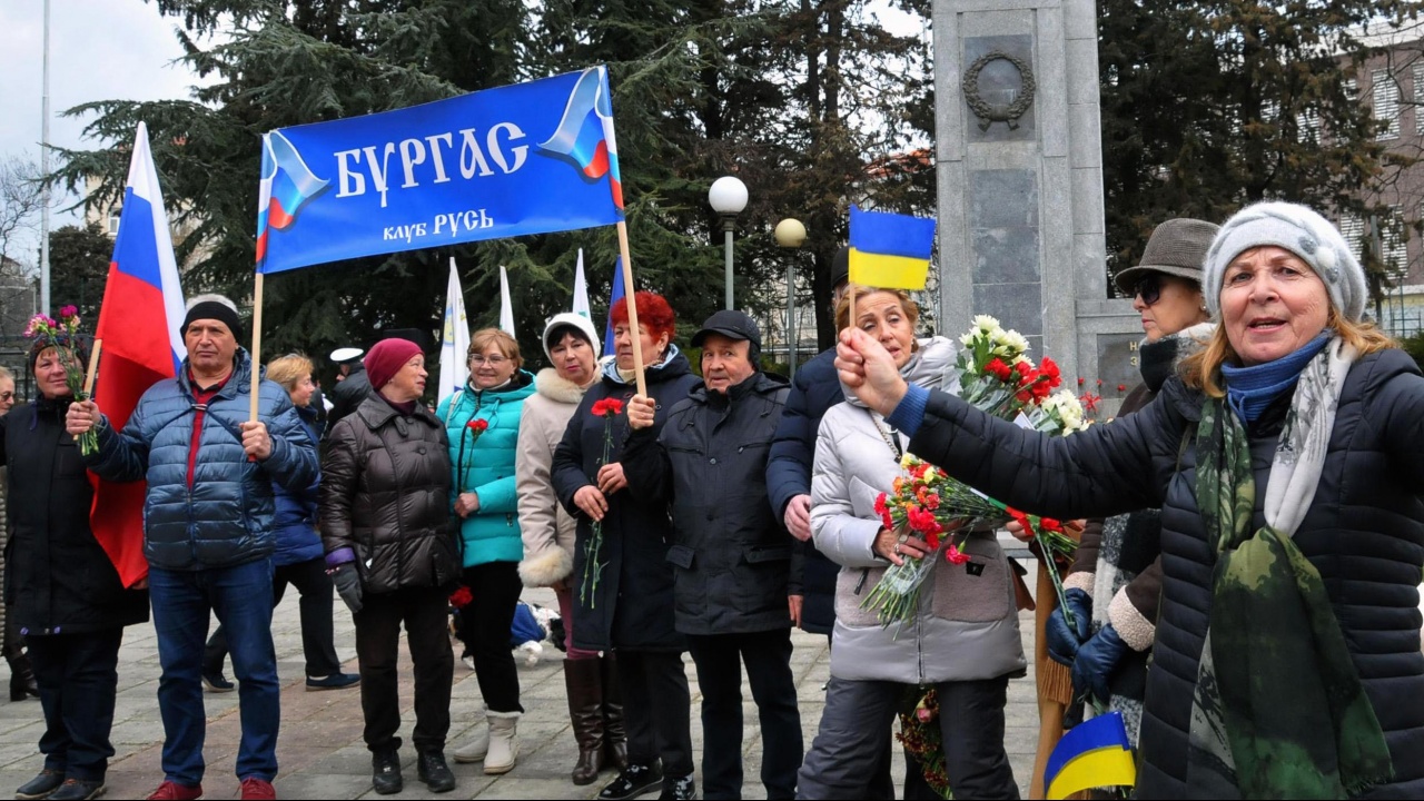 Жени се сбиха по време на честването на Трети март в Бургас