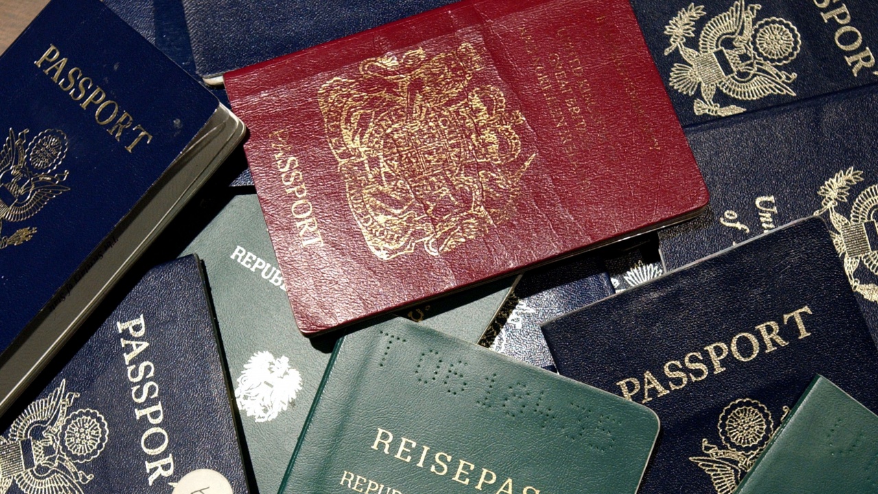 Златните паспорти, предоставяни от държави от ЕС срещу инвестиции, създават