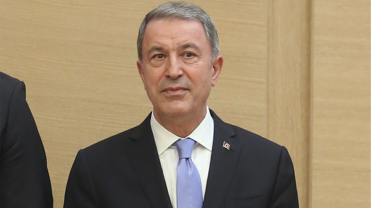 Турският министър на отбраната Хулуси Акар заяви днес, че Анкара