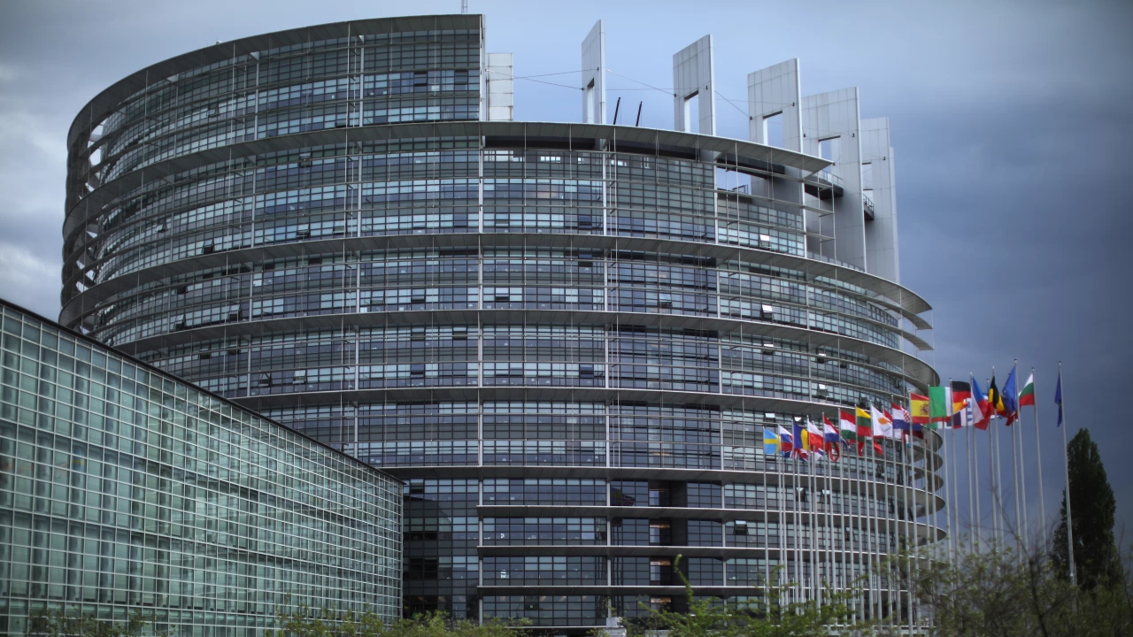 Европейският парламент подкрепи единодушно днес Украйна във войната предприета от