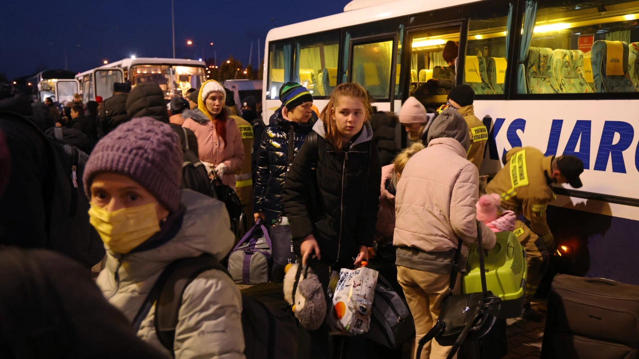Колоната от евакуиращи се от Украйна българи вече е на