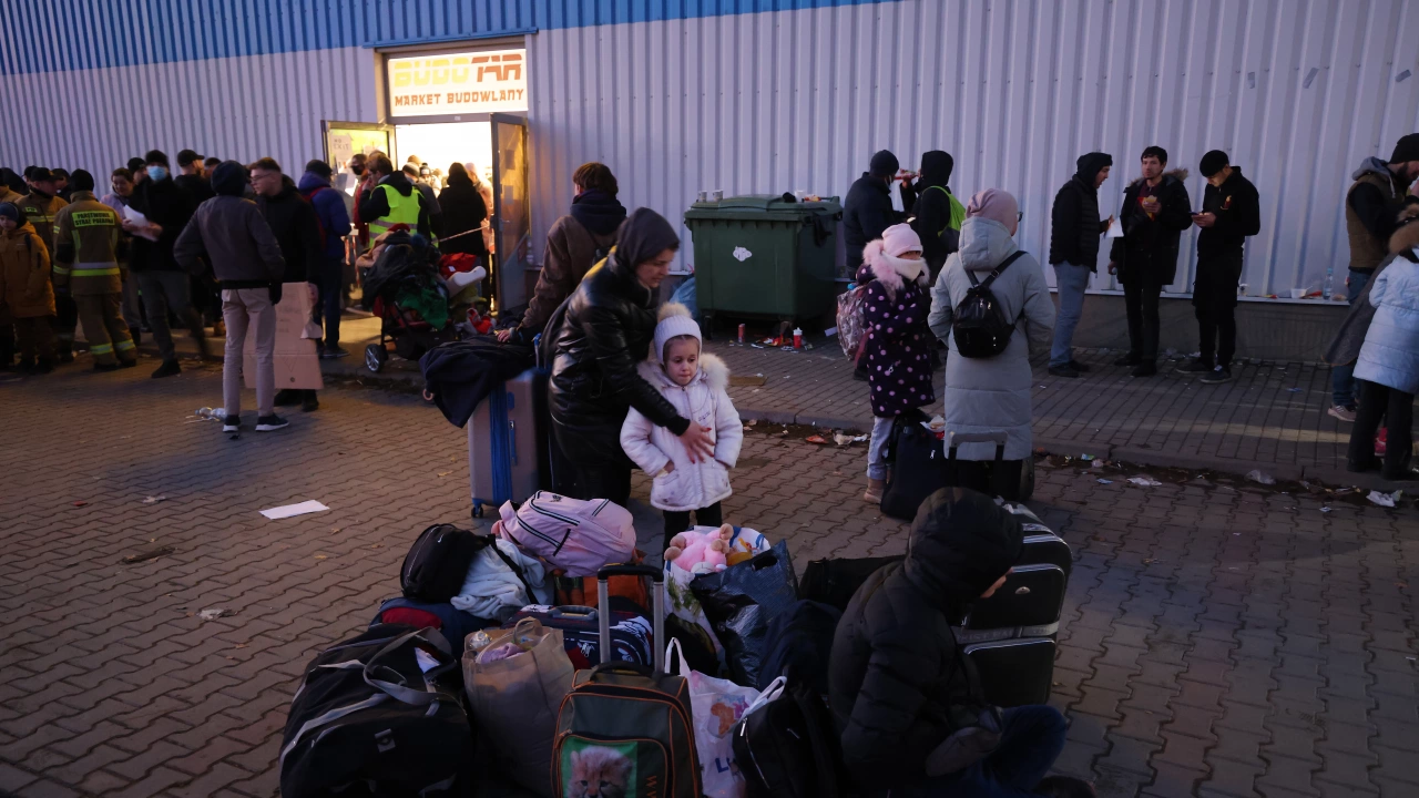 Продължава бежанския поток от Украйна към Западна Европа съобщава БНР  Преминалите