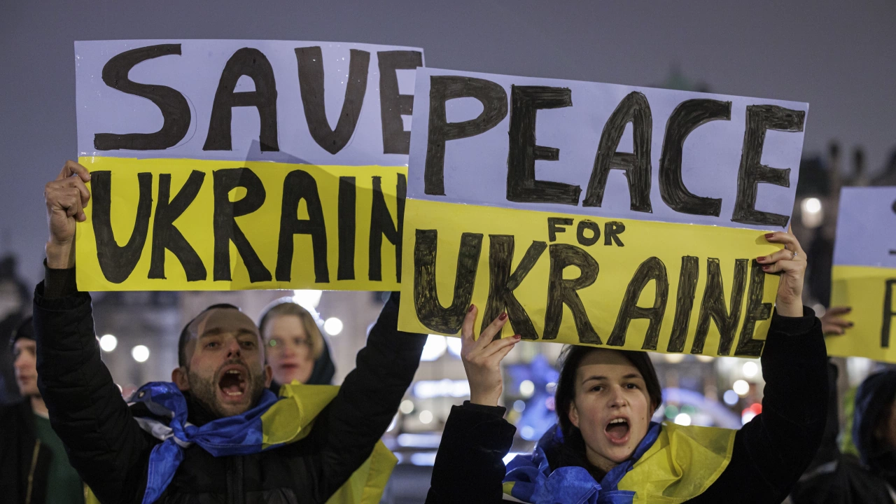 В Турция продължават протестите срещу руската инвазия в Украйна информират