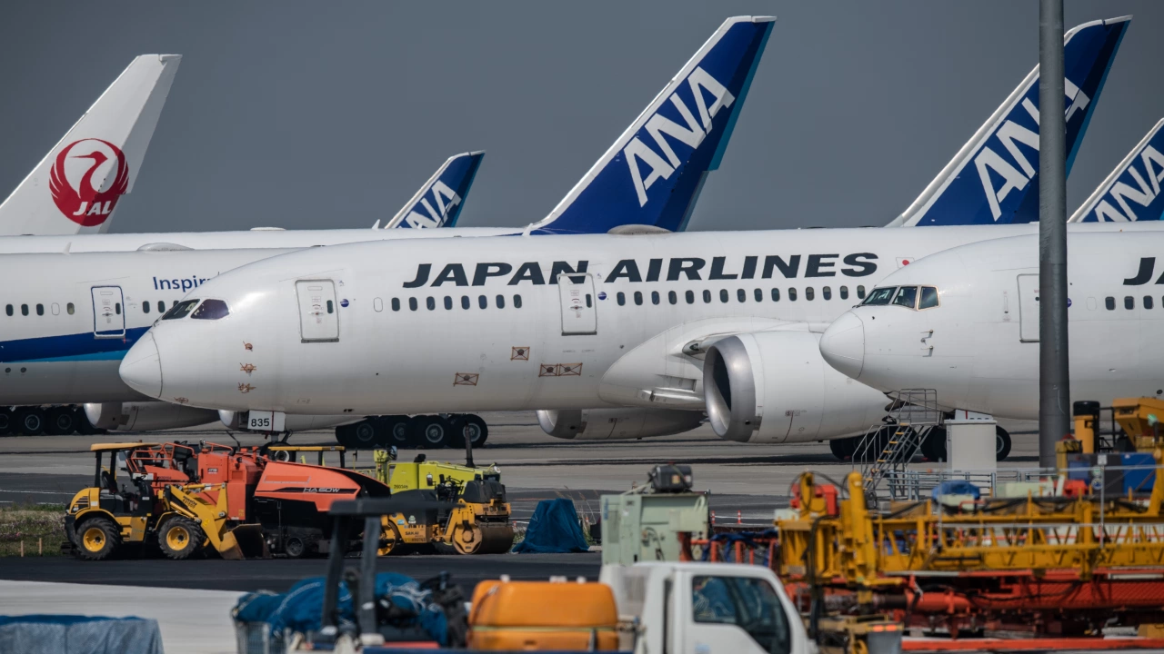 Джапан еърлайнс Japan Airlines и Ей Ен Ей холдингс ANA