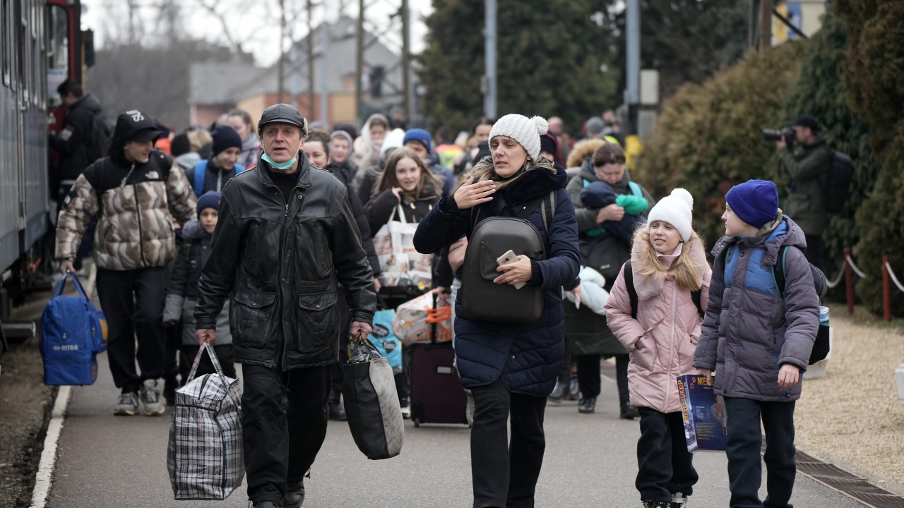 Близо 70% от бежанците от  Украйна преминават транзитно през България