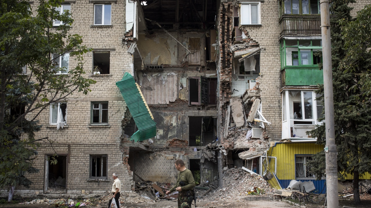 Нахлуващите руски сили досега са унищожили инфраструктура, сгради и други