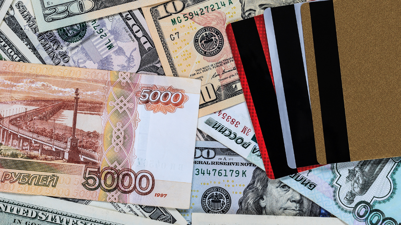 Руснаците, които получават превод на пари от чуждестранни банки, ще