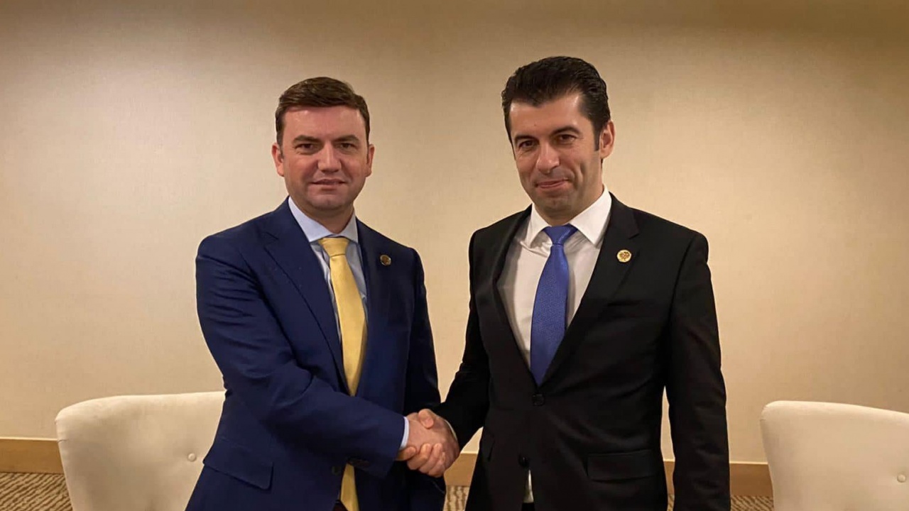 Петков се срещна с външния министър на С. Македония в Анталия