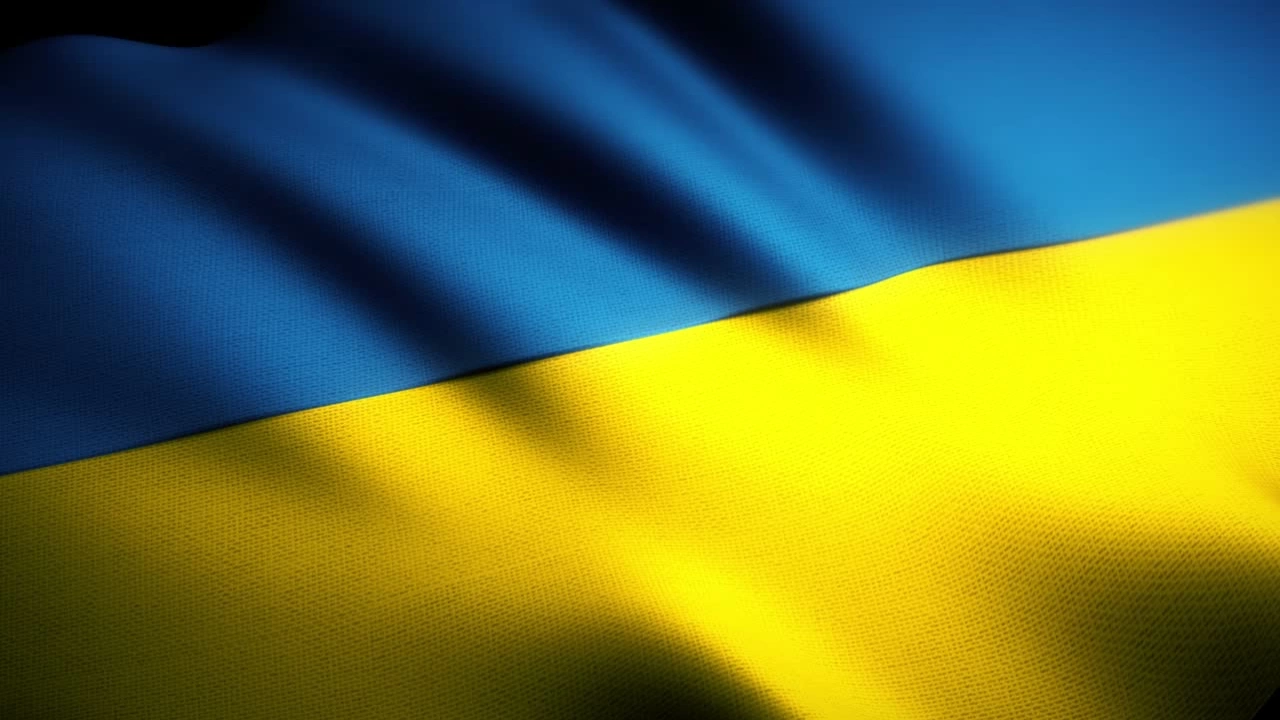 Десетки украинци се събраха пред отдел Миграция към Пето Районно