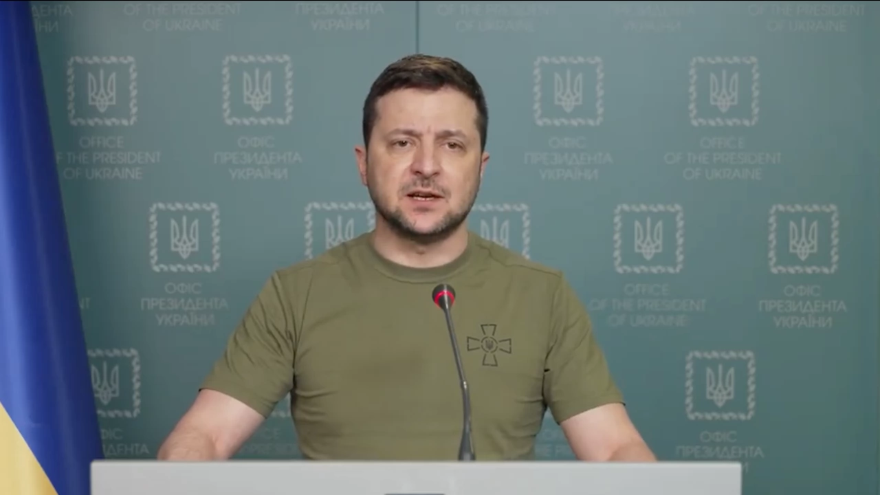Президентът на Украйна Володимир ЗеленскиВолодимир Зеленски  е украински артист сценарист