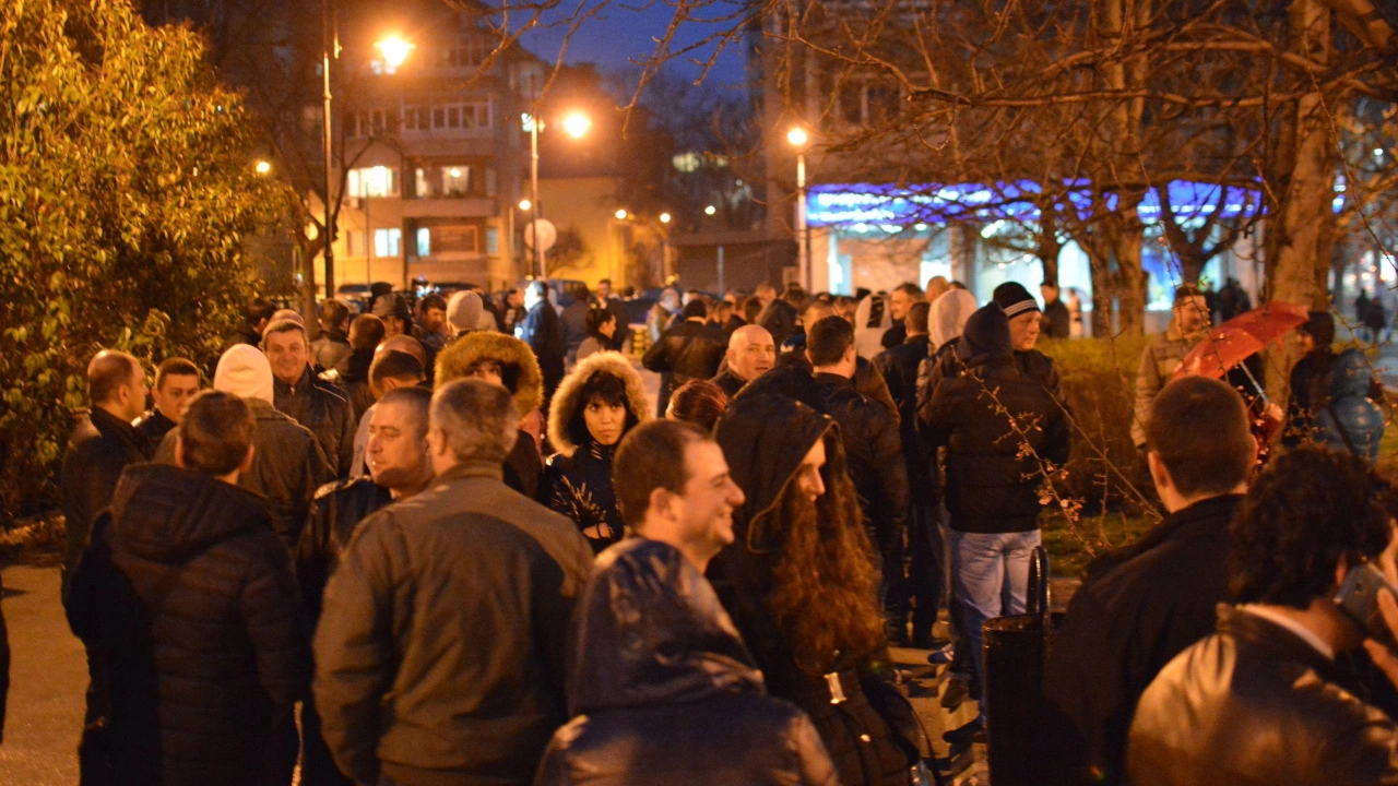 Служители на полицията и пожарната в Пловдив излязоха на мълчалив