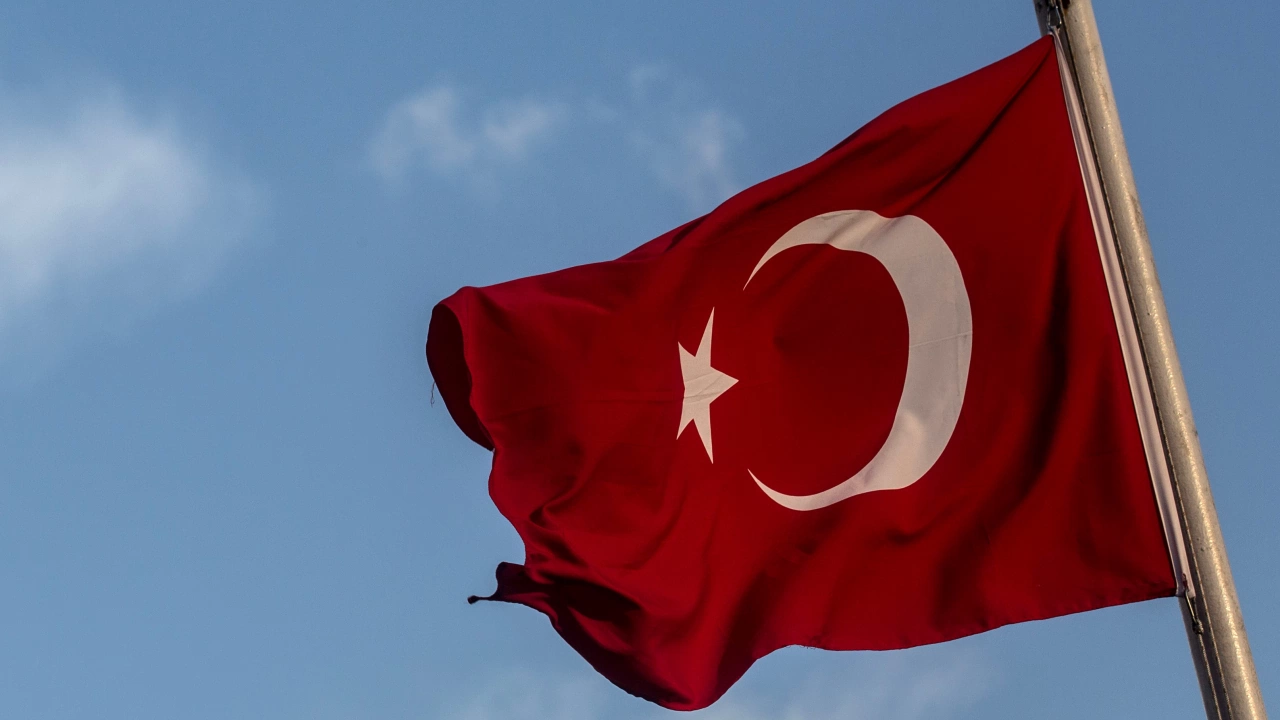 Турция изнася посолството си от Киев от съображения за сигурност