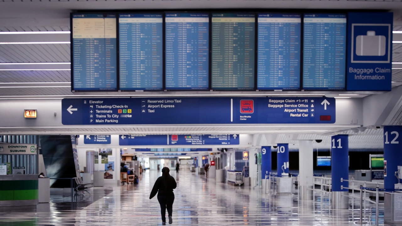 Стачка на служители на летища отмени стотици полети от и до Германия