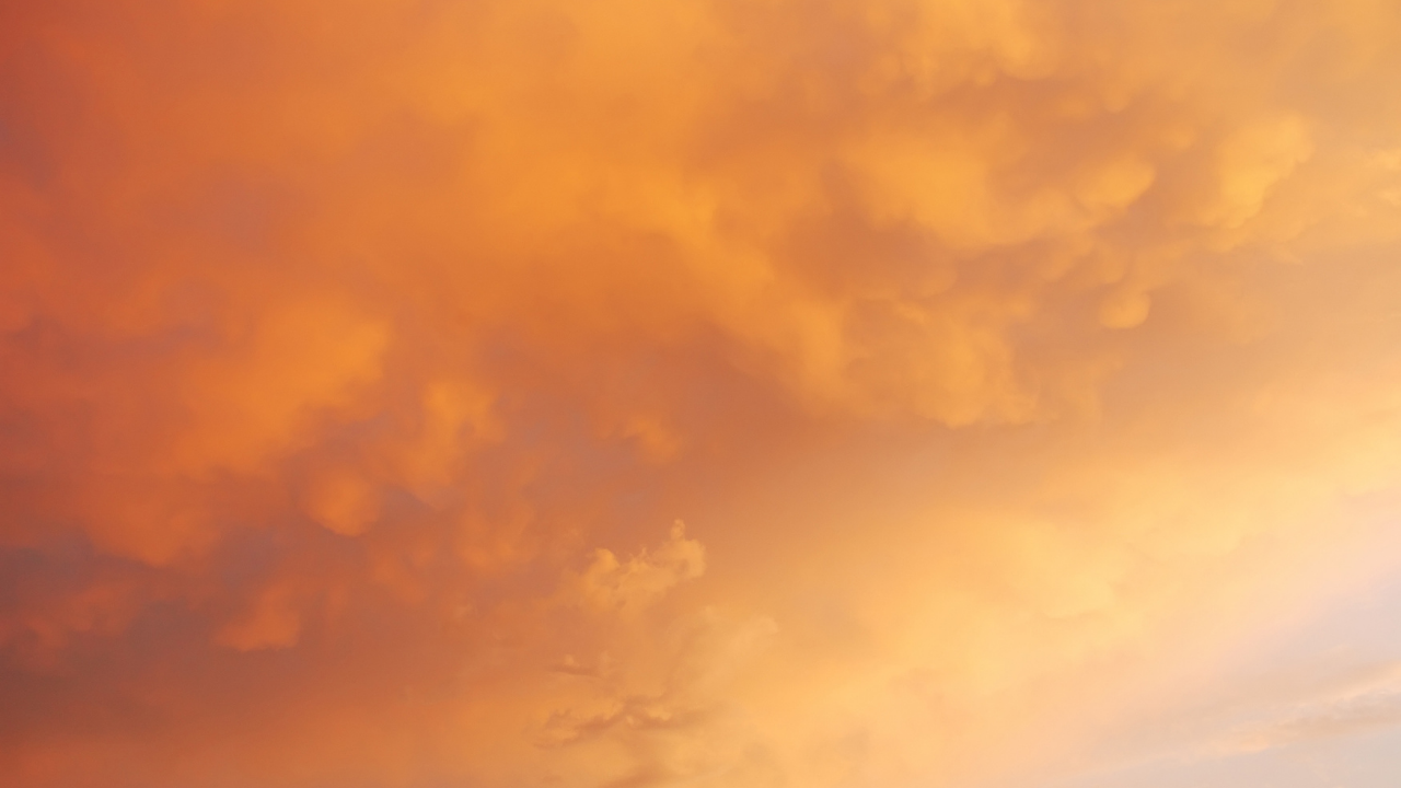 Оранжево небе над България заради сахарски прах