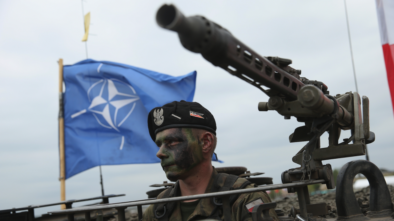 НАТО: 40 000 бойци са по източния фланг, стотици хиляди са в повишена готовност
