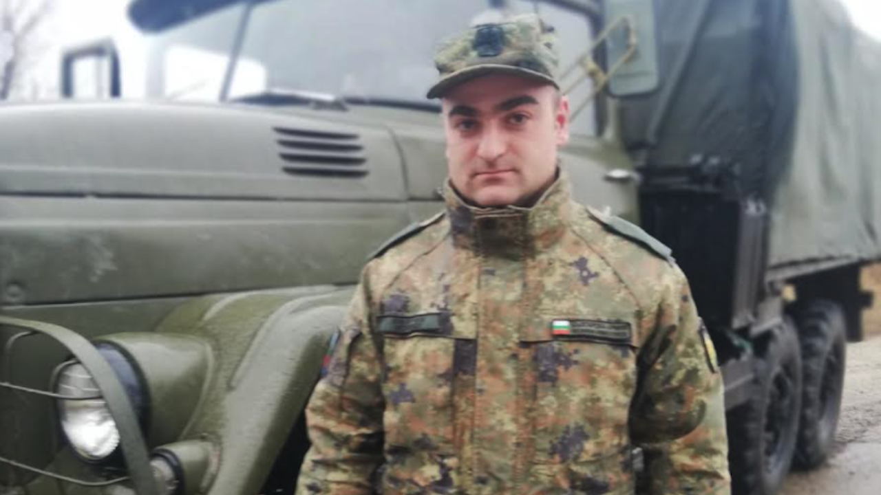 Военен от Сухопътните войски спаси от пожар пострадали при катастрофа