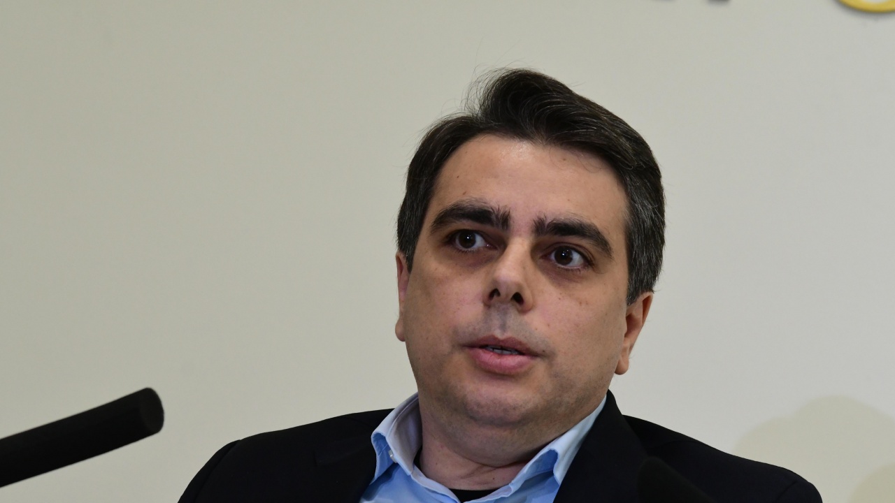 Асен Василев: Каквото и да поискат американските партньори от нас, решението е на България