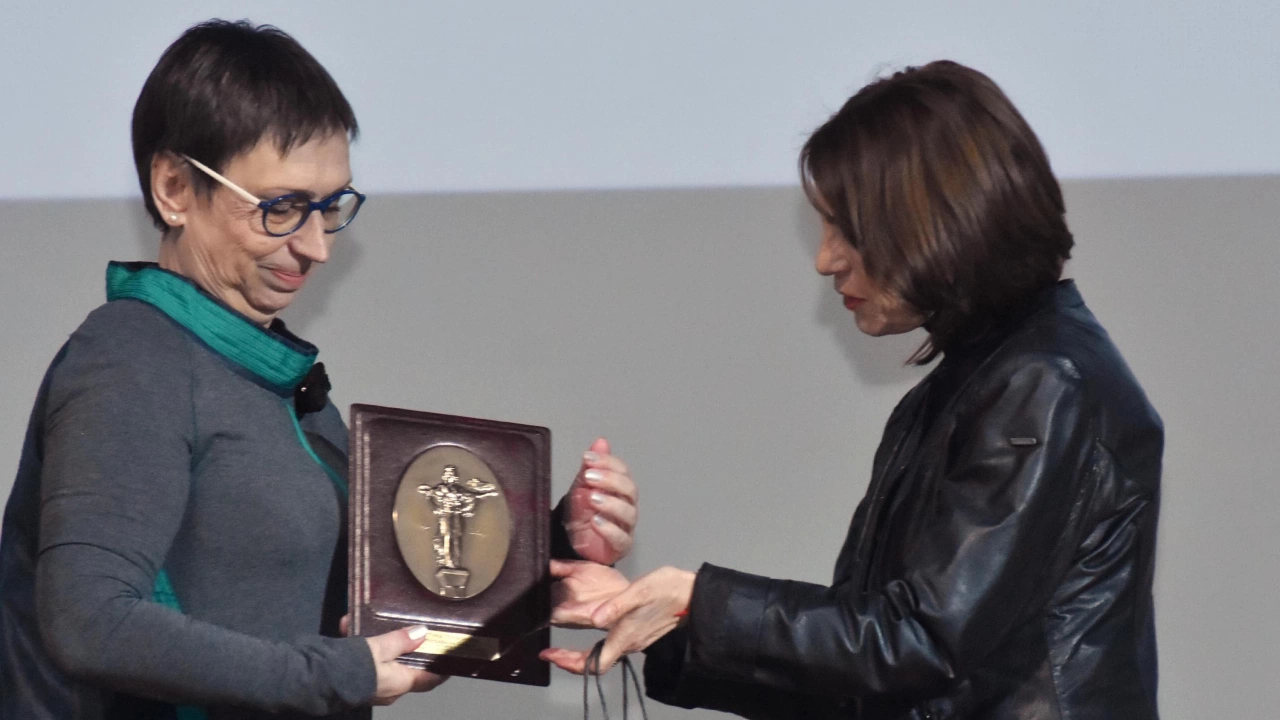 Режисьорът Иглика Трифонова получи Наградата на София на Столичната община