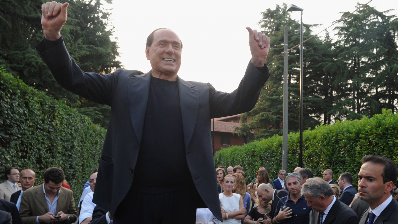 Берлускони си взе нова булка, по-млада с половин век
