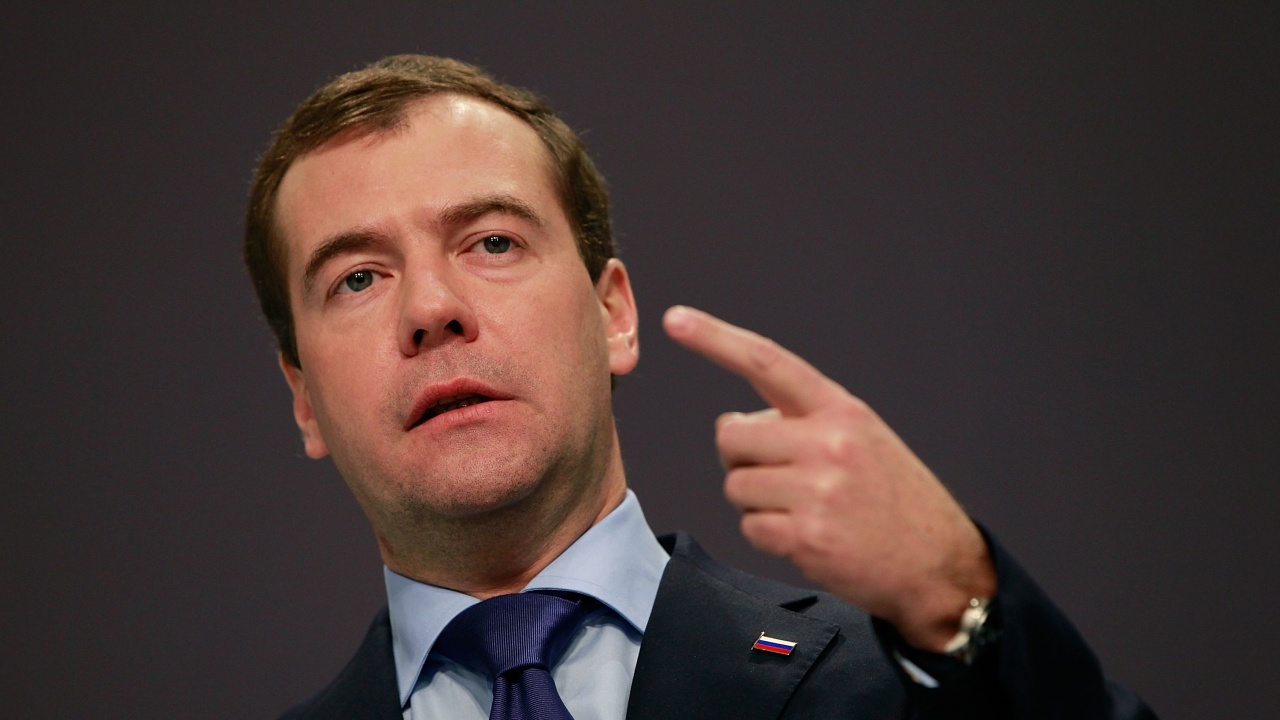 Медведев: Глупаво е да се смята, че санкциите на Запада срещу руския бизнес ще променят курса на руските власти