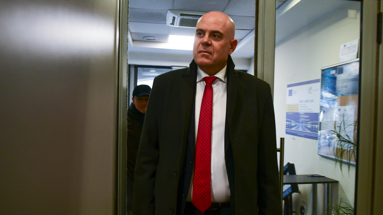 Главният прокурор поиска да бъде отнето българското гражданство на руснак,