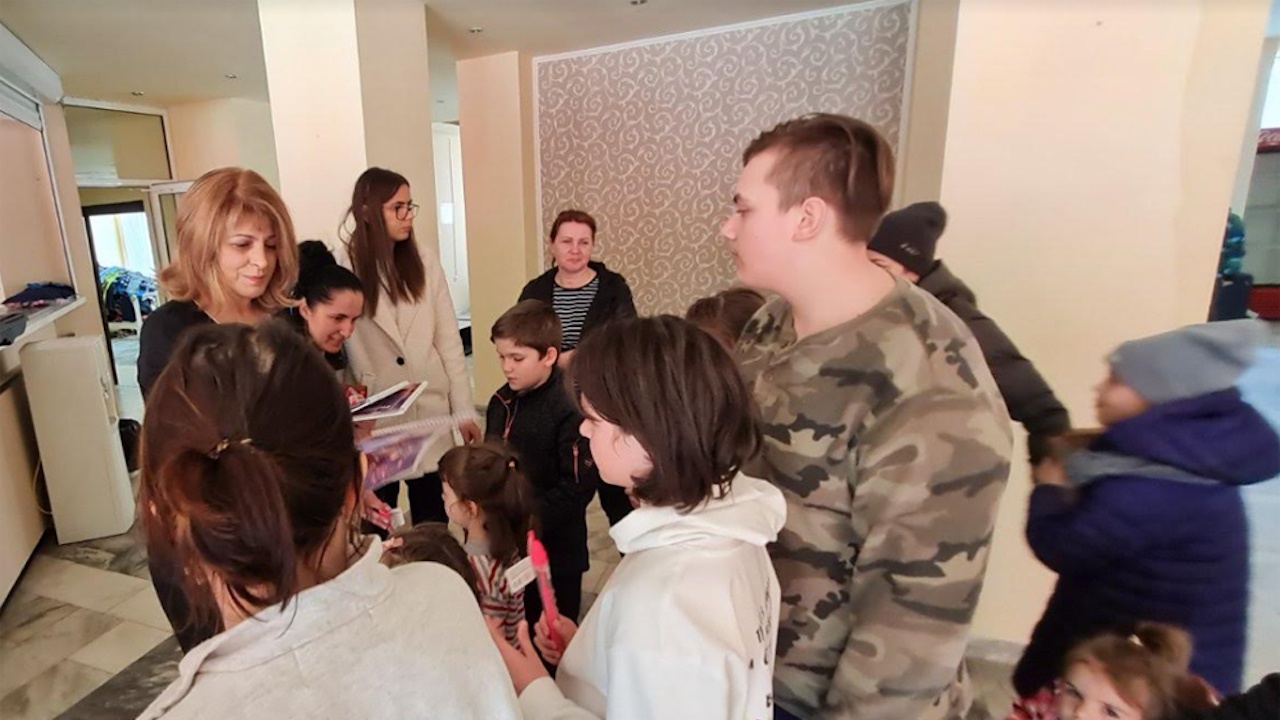 Десислава Радева посети бежанците от Украйна в Кранево