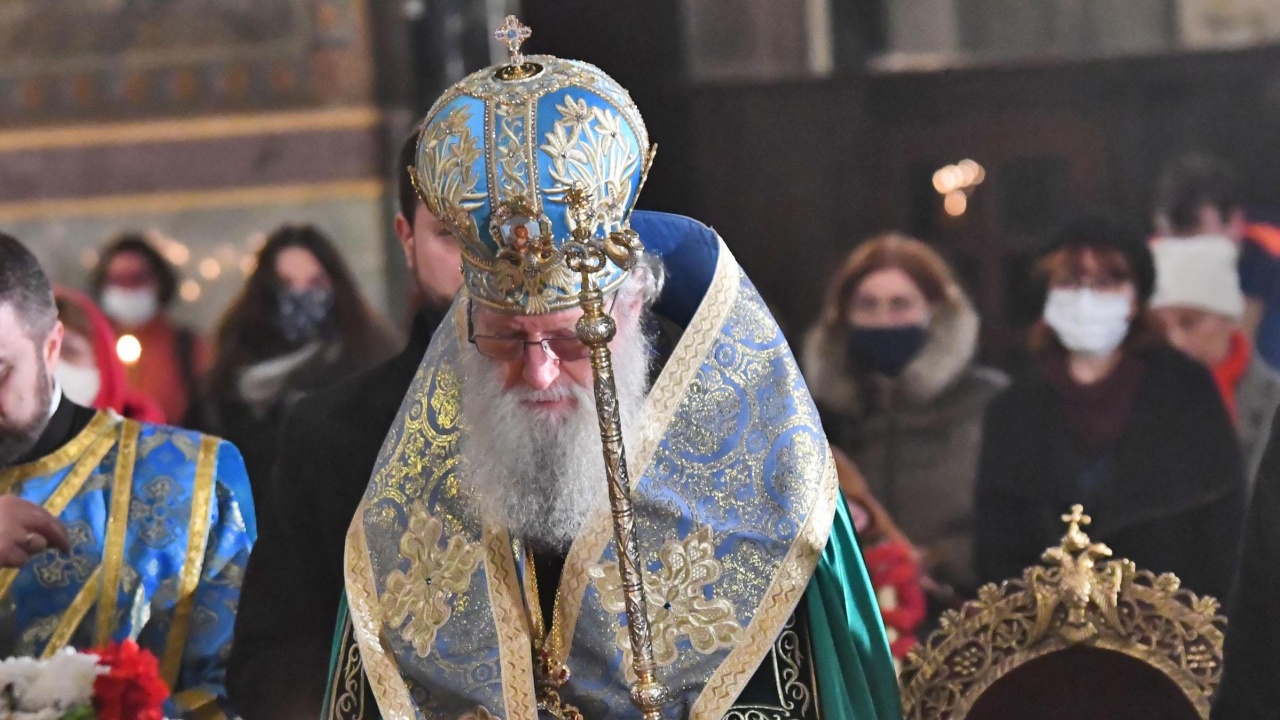 Патриарх Неофит на Неделя Кръстопоклонна: Нека заедно измолим скорошно прекратяване на продължаващата братоубийствена война