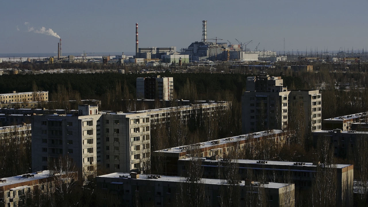 Първа ротация на персонала на украинската атомна електроцентрала в Чернобил