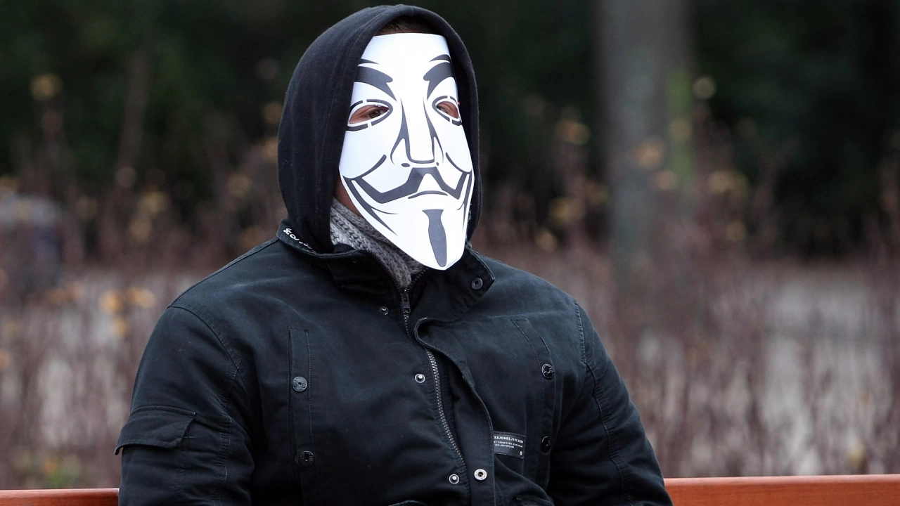 Международната хакерска групировка Anonymous Анонимните обяви че нейни членове са