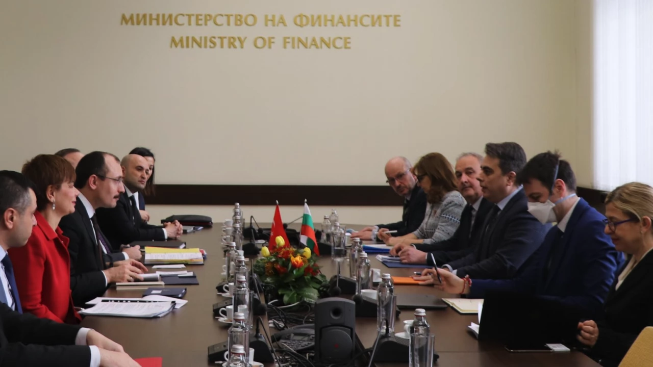 Вицепремиерът по еврофондовете и министър на финансите Асен Василев посрещна