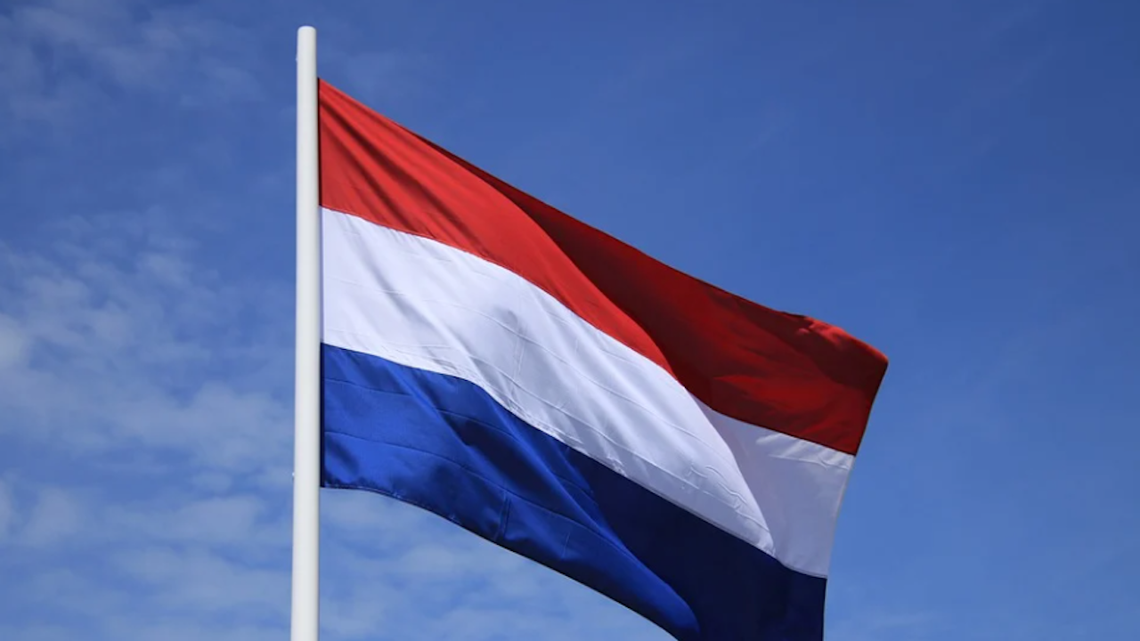 Нидерландия ще експулсира 17 служители на руското разузнаване, работещи под
