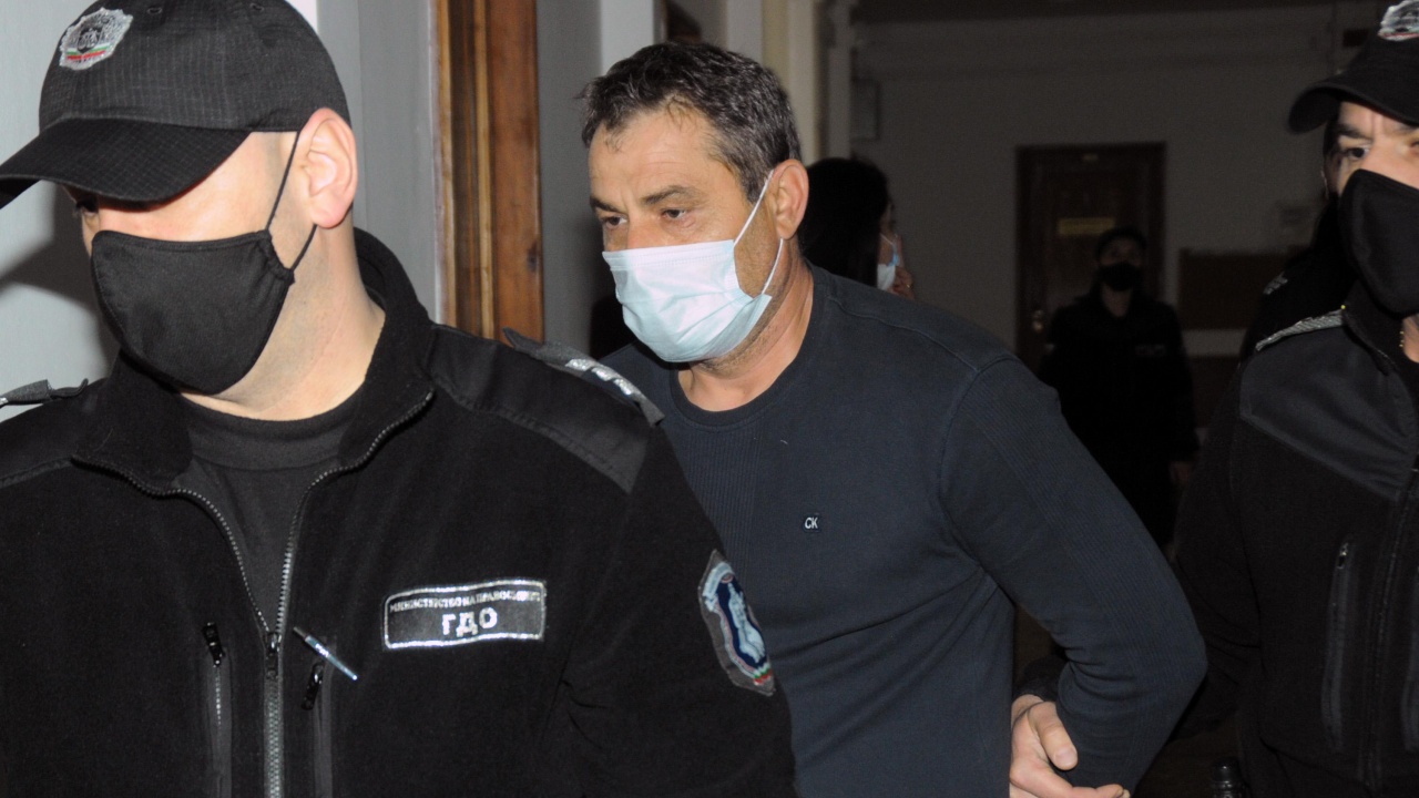 Конвоираха двама от задържаните за трафик на наркотици в Съдебната палата в Бургас