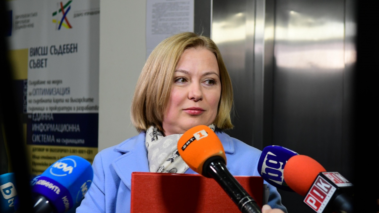 Йорданова разкри: СГП още не е изпратила писмото, с което иска помощ от ОАЕ за разпит на Божков