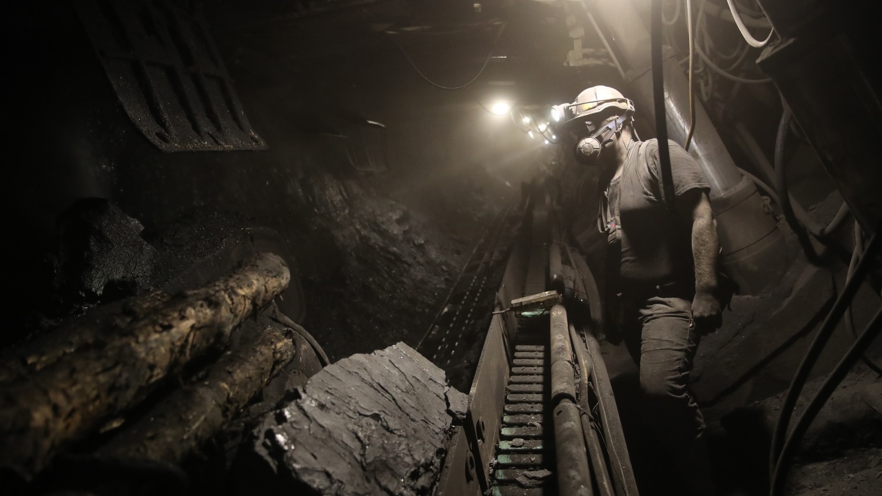 Осем миньори са загинали и 20 са ранени в експлозия в рудник в Източна Сърбия