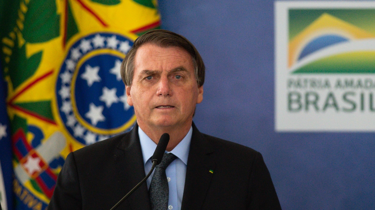 Бразилският президент Жаир Болсонаро беше изписан тази сутрин от болницата