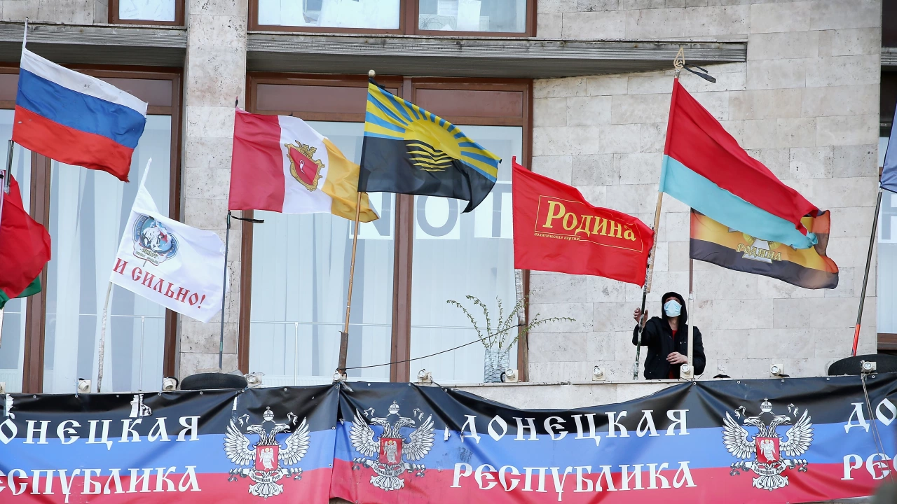 Подкрепяната от Русия самопровъзгласила се Донецка народна република в Източна